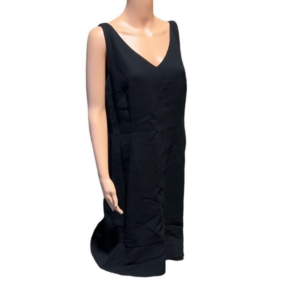 Ann Taylor Flared Hem V-Neck Shift Dress - Picture 2 of 5